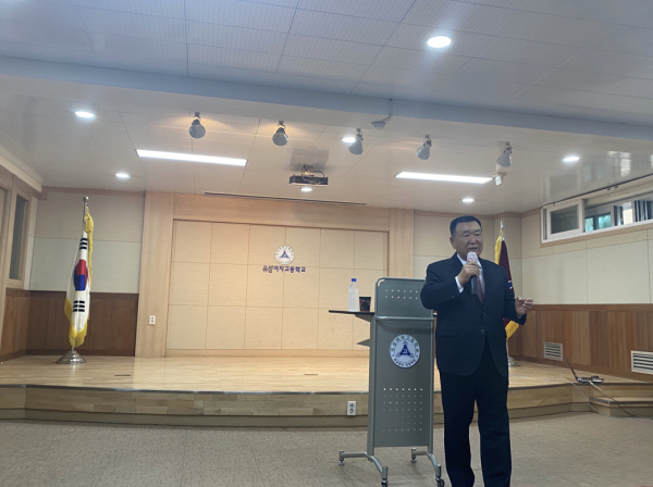 박병훈 훈그룹 아카데미 교육연구소 대표가 4일 대전 유성여고에서 교직원 전체 대상 강의를 실시했다.