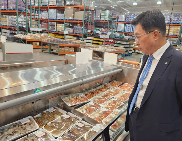 코스트코(Costco) 방문 현장 사진 * 한국농수산식품유통공사 김춘진 사장