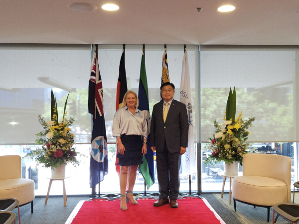 브리즈번시 부시장 면담 모습 /왼쪽부터 Krista Adams(크리스타아담스) 브리즈번시 부시장, 이승원 세종시 경제부시장