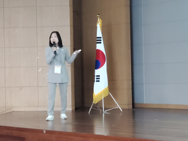 제28회 지방행정정보화 연구과제 발표대회 최우수상 수상 사진