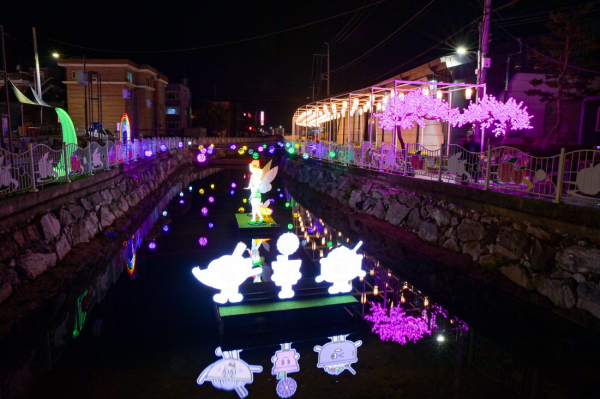 예산장터 삼국축제 빛 조형물