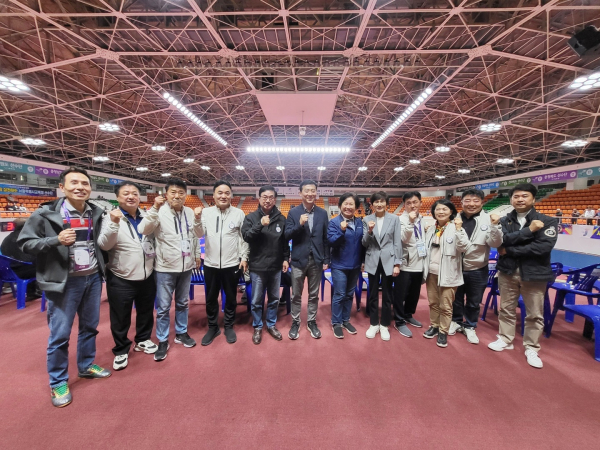 행정문화위원회가 제104회 전국체육대회 충남선수단을 찾아 격려하고 있다