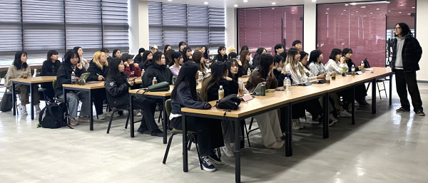 방길성 미술감독 특강 진행 장면/상명대 제공