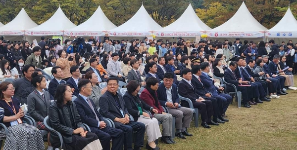 박람회에 참석한 내빈들/천안교육지원청 제공