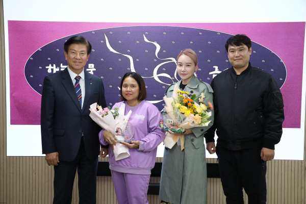 왼쪽 두번째 김보미 씨, 왼쪽 세번쨰 박시영 씨