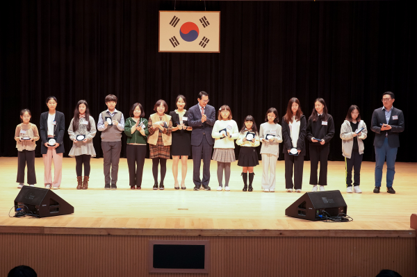 26일 서산시 문화회관에서 열린 북콘서트 모습