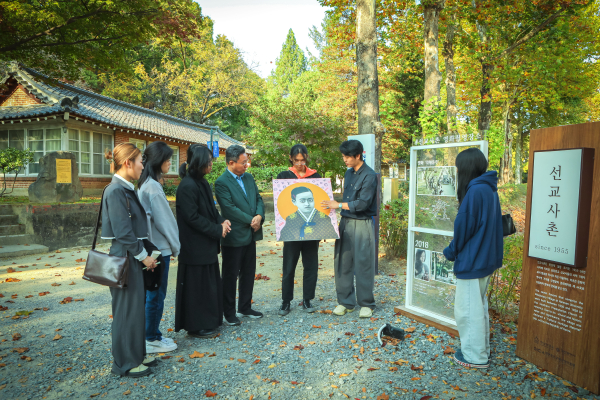 팝아티스트 배드보스, 영화 ‘덕혜옹주’ 촬영장소인 한남대 선교사촌 방문
