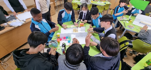 대전경덕중 공간혁신사업. 사용자참여설계수업 모습