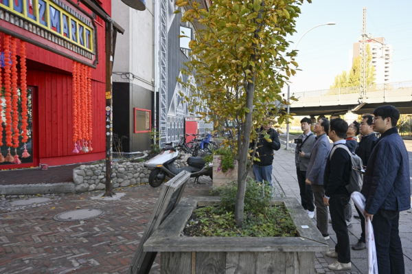 10.31.~11.5.일간 베를린에서 진행된 도시재생 및 벤처밸리 선진사례 시찰모습 및 베를린 시청 도시계획 담당자와의 기념사진