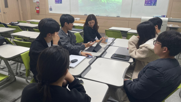 2023 인문주간 행사로 진행한 생성형 AI와 만난 스토리텔러 프로그램 운영 모습