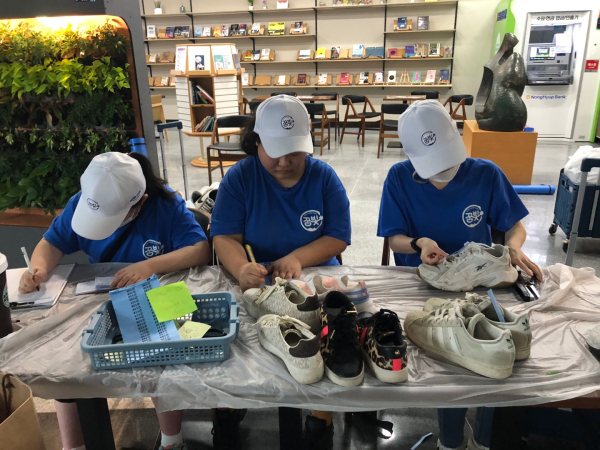 예산꿈빛학교 교육활동 모습_학교기업 세탁실습 모습