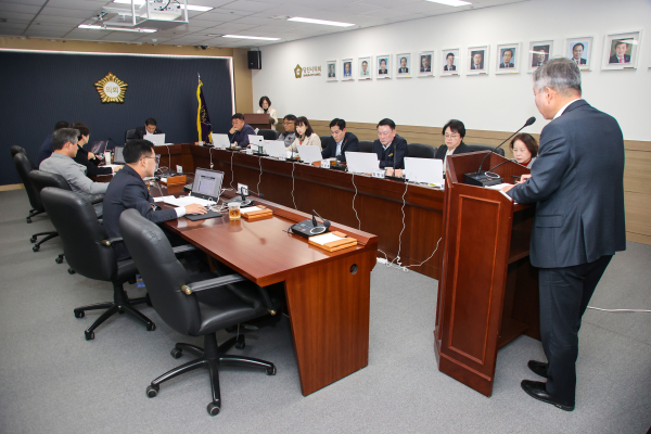 지난 13일, 의회 대회의실에서 ‘11월 의원출무일’ 개최