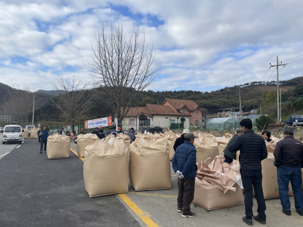 최원철 공주시장, 공공비축미 매입 현장 찾아 농업인 격려