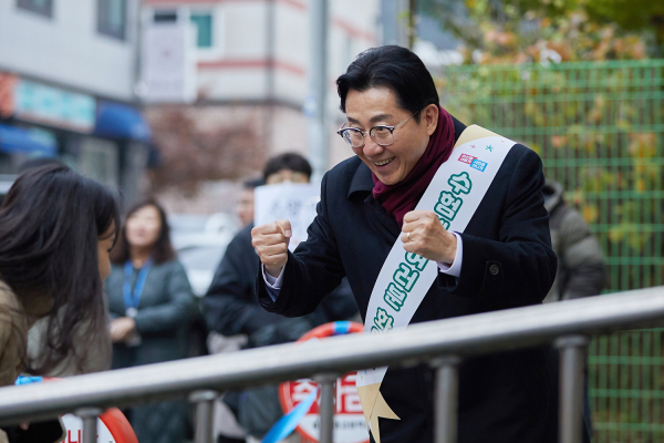 박경귀 아산시장, 수능 시험장 찾아 수험생 격려