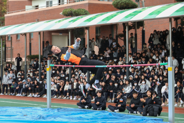 우상혁 선수 대전송촌중 모교 방문 모습