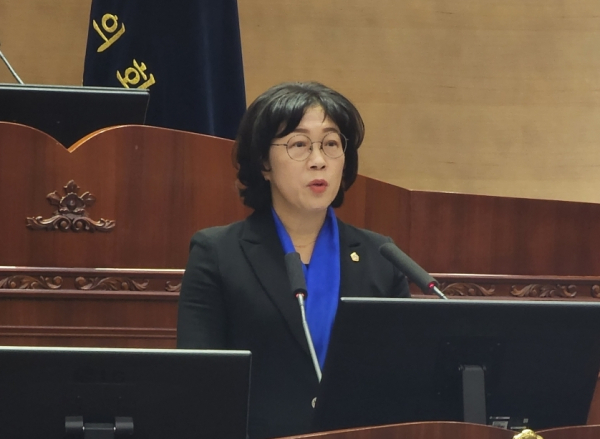 5분 발언을 하는 김명숙 천안시의원/사진=박동혁 기자