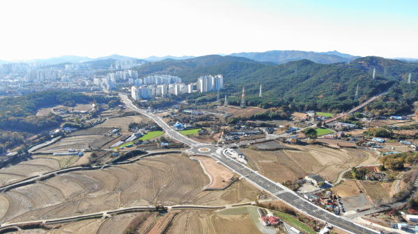 조기 임시 개통한 미지엔아파트~국도대체우회도로(대로1-호) 모습