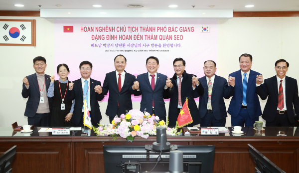 베트남 우호교류도시 박장시 방문단 내방 단체사진