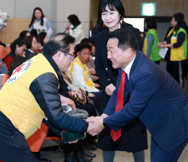 7일 구청 구봉산홀에서 열린 자원봉사자의 날 기념식 행사 사진