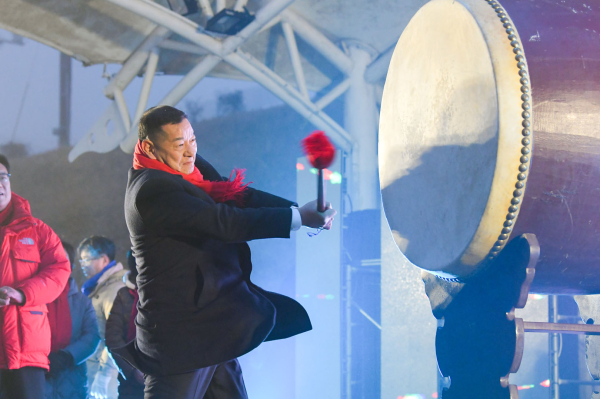 공주시 금강신관공원 해맞이 행사에 참석한 최원철 공주시장