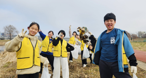새소리음악중고등학교, 새해맞이 유등천 플로깅 캠페인 진행 모습