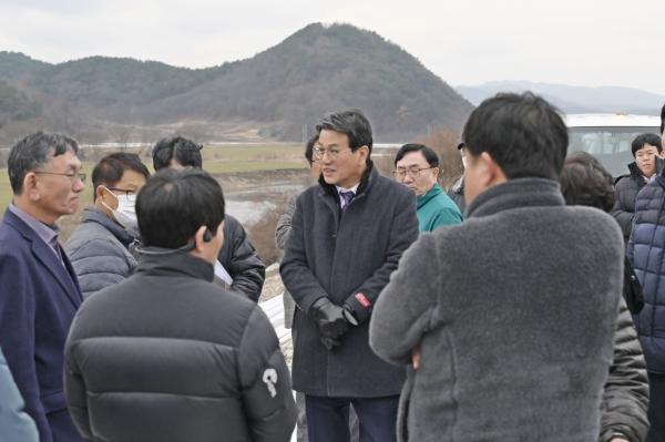 김돈곤 청양군수 새해 첫 행보 수해 복구 상황 점검 현장 모습