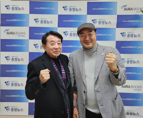 (왼쪽부터)대전시설관리공단 이상태 이사장, 충청뉴스 김거수 대표