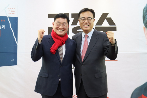 정진석 국회의원은 김장수 후보를 "진지하고 섬세한 사람"이라고 표했다. / 조홍기 기자