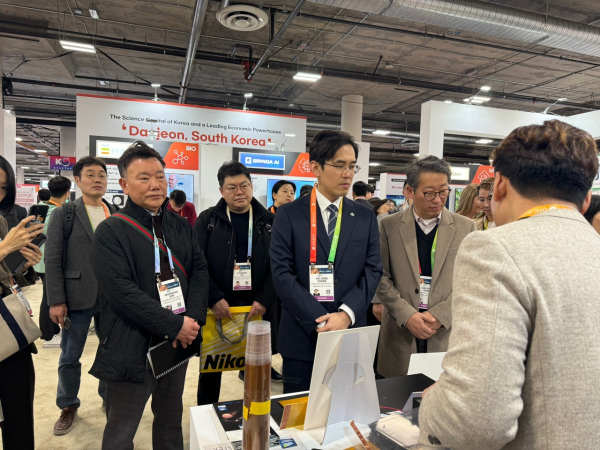 국제전자제품박람회(CES 2024)에 참가한 대전 기업들과 현장 간담회 개최 모습