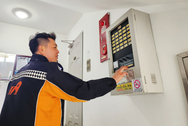 지난 16일 아파트 화재예방 합동 점검 모습.