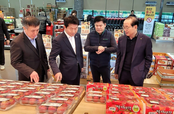 김영훈 본부장, 설 명절 앞두고 식품안전 현장점검 모습