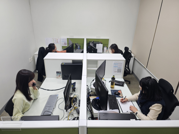 전문가의 손길로 나이스(NEIS) 자체 상담센터 운영 모습