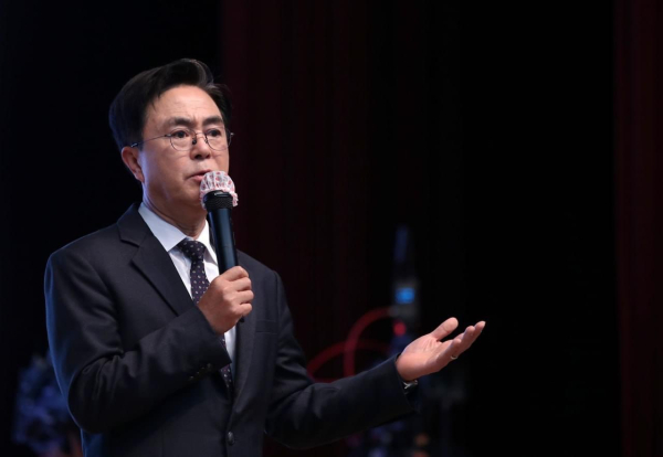 김태흠 충남지사가 “코인재벌 김남국 의원이 더불어민주당의 전매특허인 ‘꼼수탈당’을 감행했다”고 비판하고 나섰다/사진 김태흠 충남지사 페이스북<br>