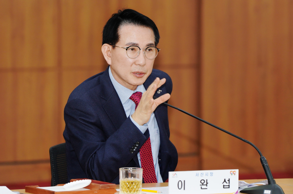 지난 19일 시청 중회의실에서 열린 (가칭)초록광장 조성을 위한 기본계획 및 타당성 조사 연구용역 최종보고회 개최 모습