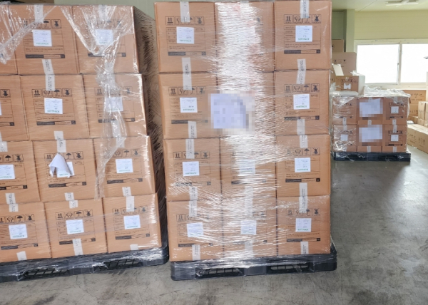 도내 A종이빨대 생산업체 창고에 납품되지 못한 종이빨때가 가득 쌓여 있는 모습