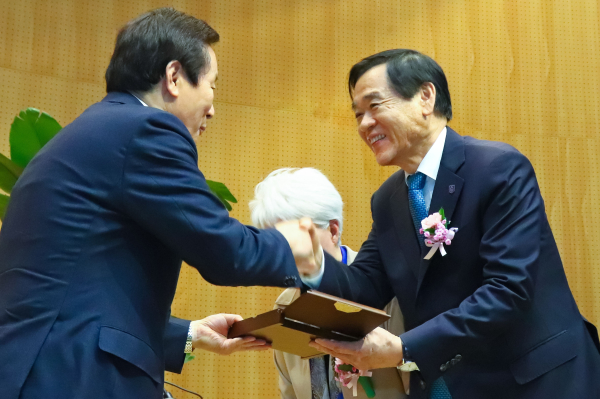 지난 20일, 제17대 이광섭 총장 이임식 진행 모습