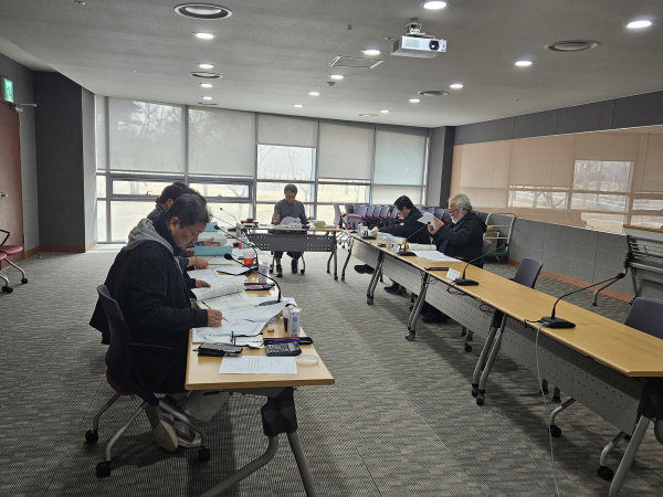 공예품 상품화 지원 심사 모습