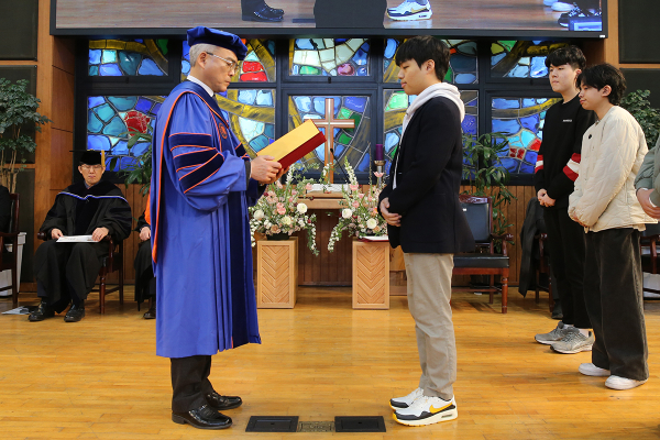 4일 오전 목원대 채플에서 진행한 2024학년도 신입생 입학식 모습.