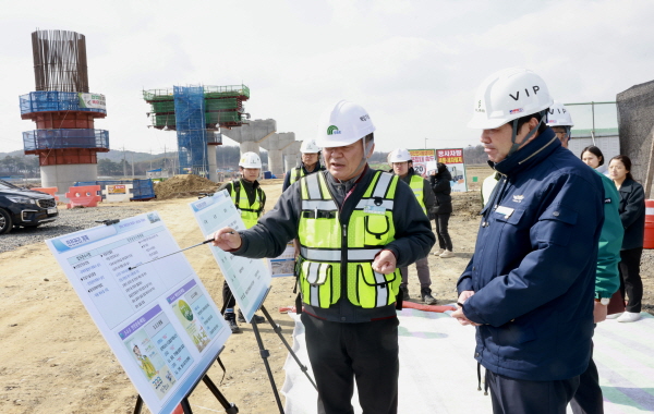 김동일 보령시장, 봄맞이 해빙기 주요 사업장 안전점검 모습