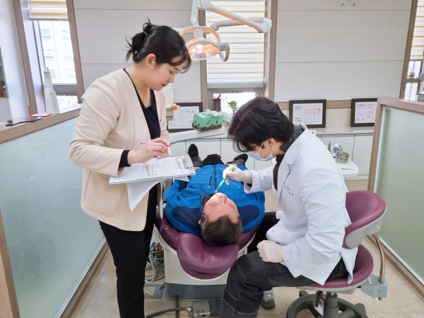 지난 14일 구강보건센터에서 진행된 구강검진