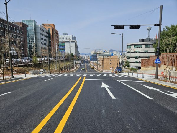 신관동 도시계획도로 임시 개통 사진