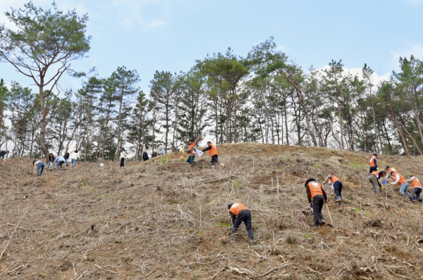 5일, 제79회 식목일을 맞아 유구읍 석남리 일원에서 나무심기 행사 개최