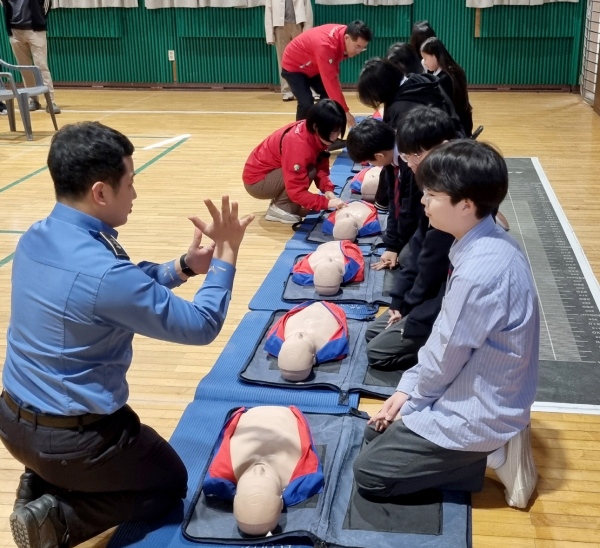 4월 1일 안면읍 안면중학교에서 1학년 학생 40명을 대상으로 진행된 ‘찾아가는 안전교육’ 모습.