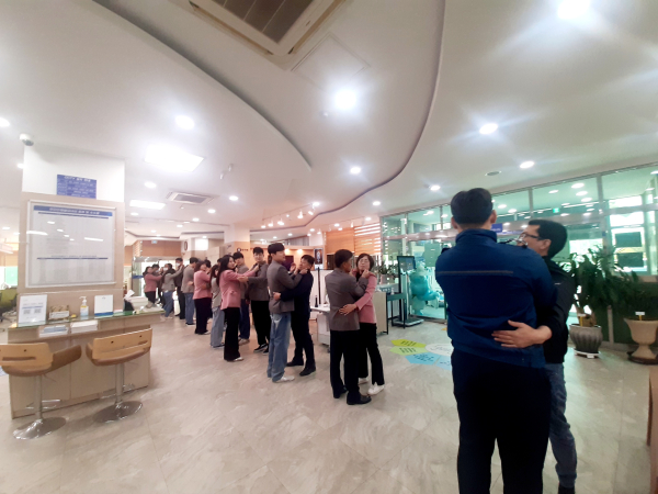 행복민원과 전 직원 대상으로 호신술 교육 실시 모습