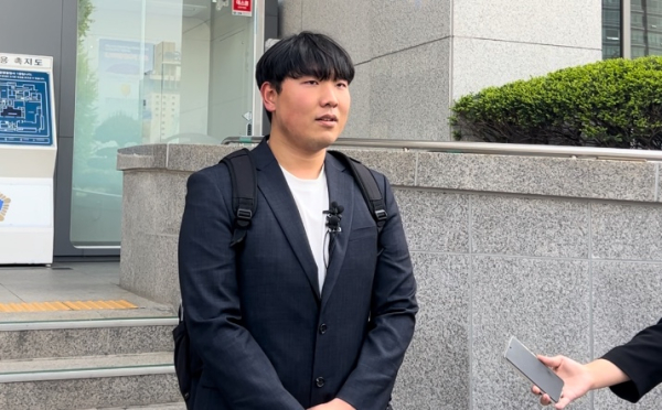 스쿨존 음주운전 사고로 사망한 배승아양의 친오빠가 항소심 판결 직후 기자들과 만나 "끝까지 싸우겠다"고 밝혔다.