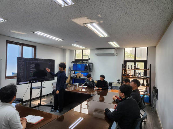 도내 한 기업에서 진행 중인 지역 디지털 기초체력 지원 사업 모습