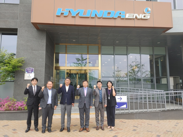 왼쪽부터 이재산 현다이엔지 부장, 이창호 부사장, 김성훈 대표이사, 이승원 경제부시장, 김종태 세종시 기업지원과장, 방지영 기업지원팀장