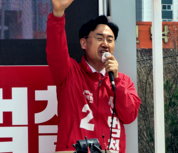 신범철 국민의힘 천안갑 국회의원 후보가 4일 “대중교통을 확 바꿔 사통팔달 천안 시대를 만들겠다”고 강조했다/충청뉴스 DB<br>