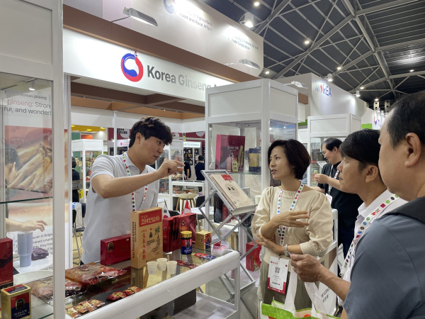 싱가포르 FHA 박람회 한국관 현장 수출 상담