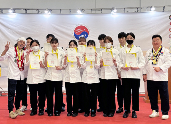 외식조리제빵계열, 대한민국 챌린지컵 국제요리경연대회 장관상 및 기관장상 수상 기념사진